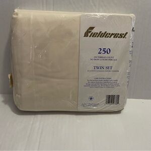 Fieldcrest Luxury Percale Twin sheet Set in Cream